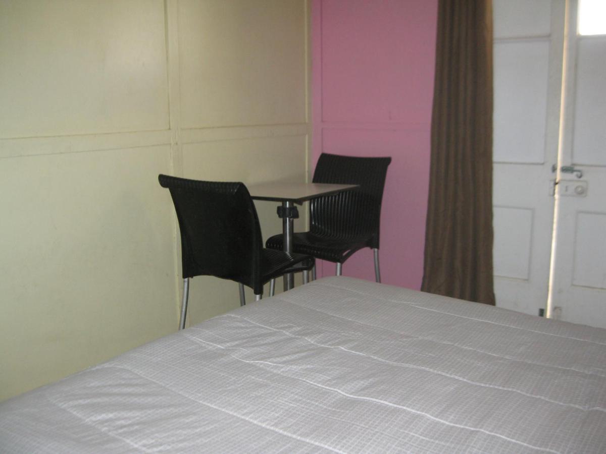 Australian Hotel Winton Budget Hotel Accommodation Exterior foto
