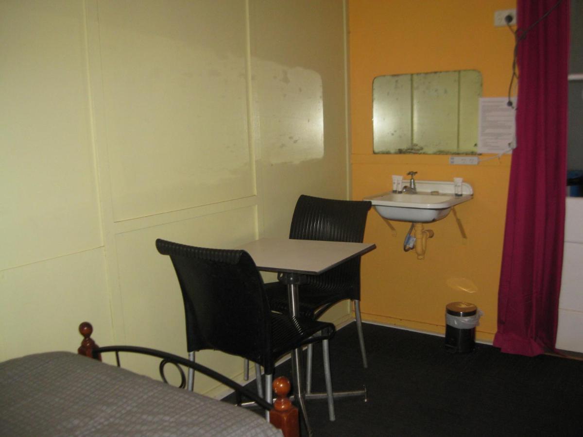 Australian Hotel Winton Budget Hotel Accommodation Exterior foto