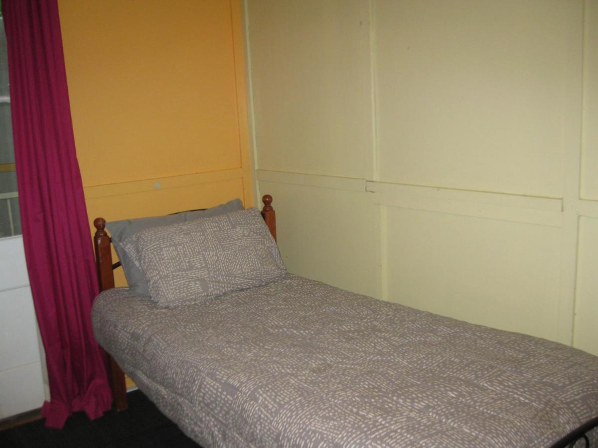 Australian Hotel Winton Budget Hotel Accommodation Exterior foto